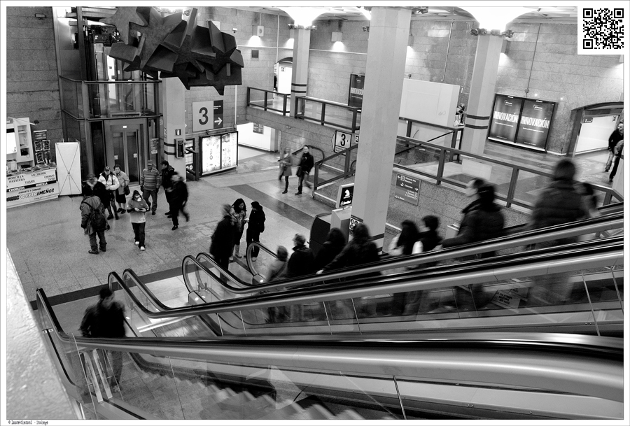 2013 03 30 Sol station Escalators in the lobby C